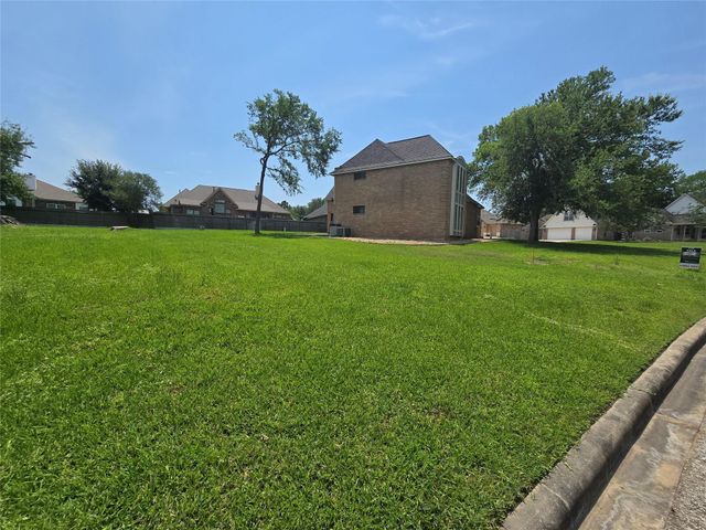 7244 Edgewater Drive, Willis, TX 77318