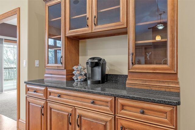 5821 River Parkway NE, Cedar Rapids, IA 52411