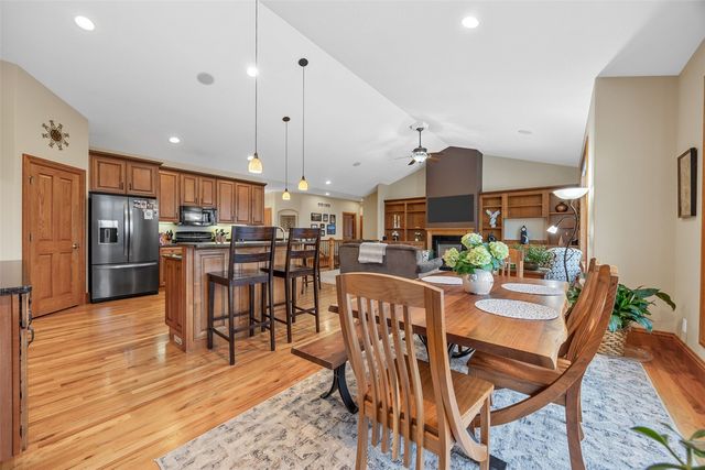 5821 River Parkway NE, Cedar Rapids, IA 52411