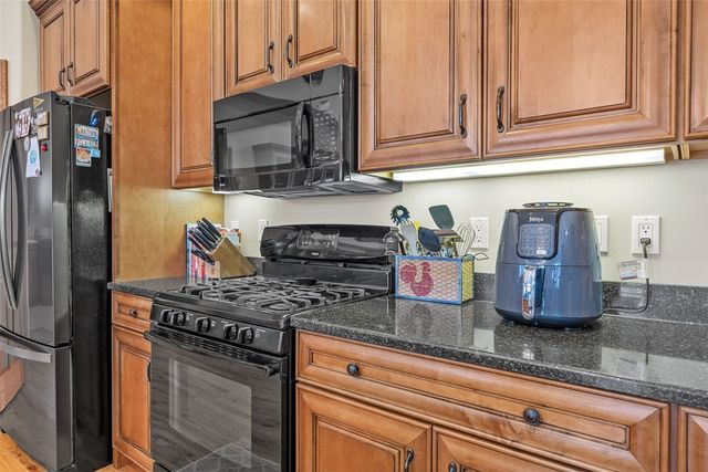 5821 River Parkway NE, Cedar Rapids, IA 52411