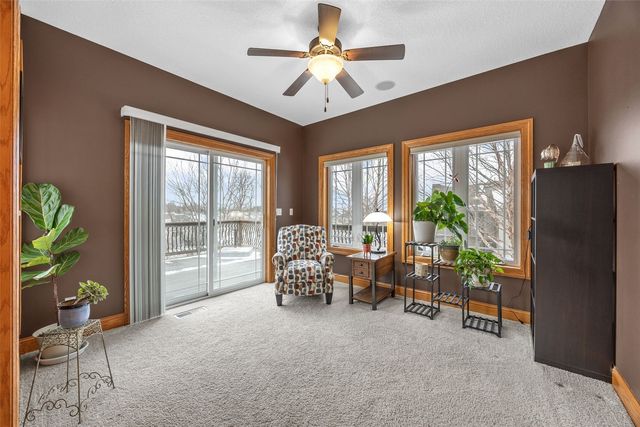 5821 River Parkway NE, Cedar Rapids, IA 52411