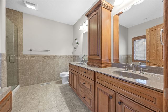 5821 River Parkway NE, Cedar Rapids, IA 52411