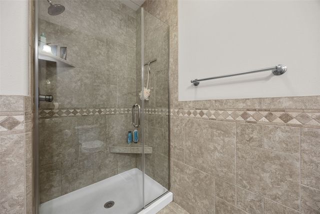 5821 River Parkway NE, Cedar Rapids, IA 52411