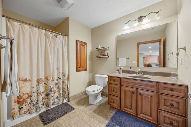 5821 River Parkway NE, Cedar Rapids, IA 52411