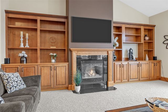 5821 River Parkway NE, Cedar Rapids, IA 52411