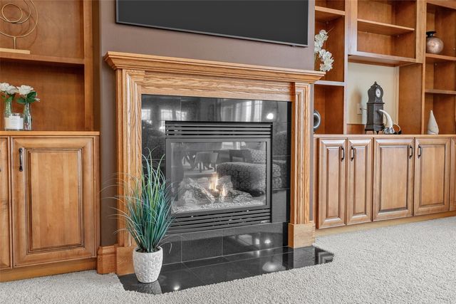 5821 River Parkway NE, Cedar Rapids, IA 52411