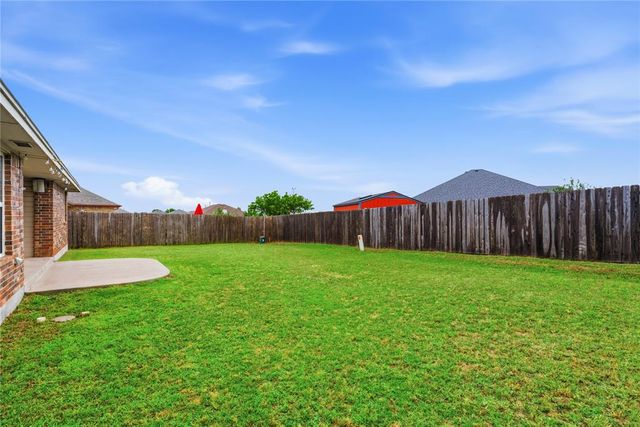9217 Shady Grove Road, Moore, OK 73160