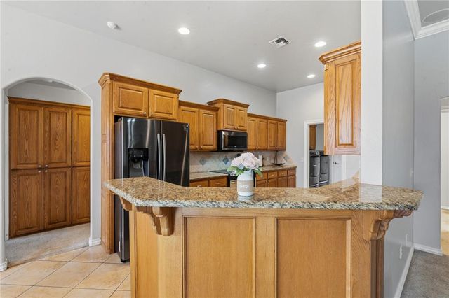 9217 Shady Grove Road, Moore, OK 73160