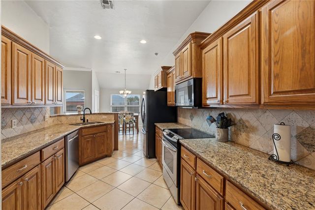 9217 Shady Grove Road, Moore, OK 73160