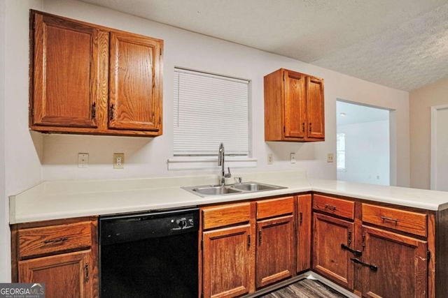 4342 Wrexham Court, Snellville, GA 30039