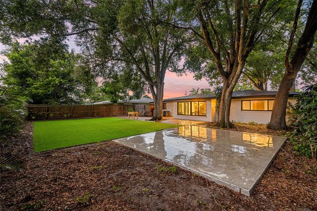 2410 VALENCIA DRIVE, Sarasota, FL 34239