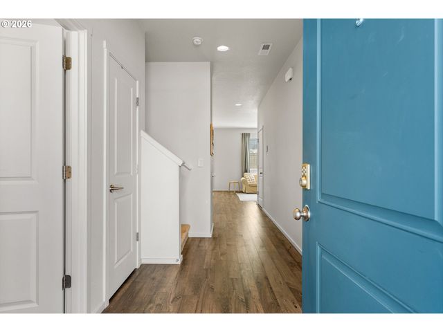 2212 S CHUKAR Dr, Ridgefield, WA 98642