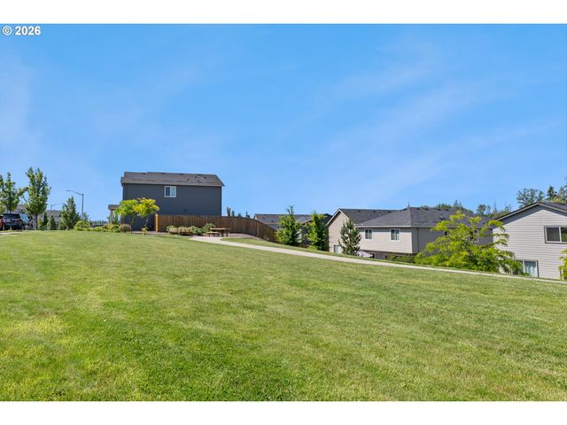 2212 S CHUKAR Dr, Ridgefield, WA 98642