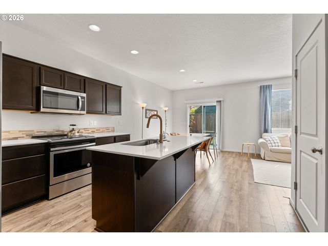 2212 S CHUKAR Dr, Ridgefield, WA 98642