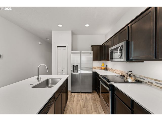 2212 S CHUKAR Dr, Ridgefield, WA 98642