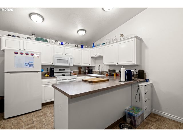 12380 Sw WALNUT St, Portland, OR 97223