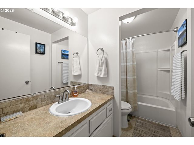 12380 Sw WALNUT St, Portland, OR 97223