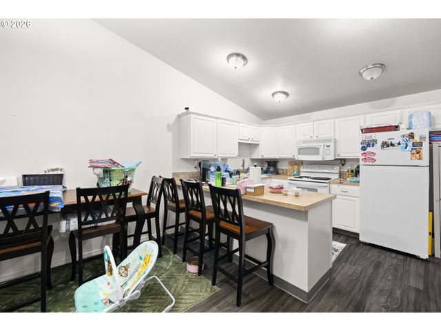 12380 Sw WALNUT St, Portland, OR 97223