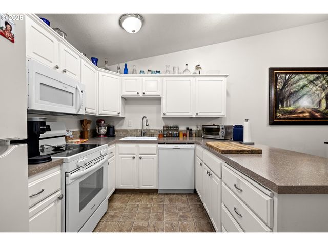 12380 Sw WALNUT St, Portland, OR 97223