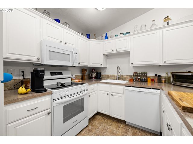 12380 Sw WALNUT St, Portland, OR 97223