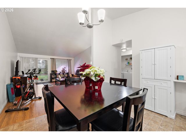 12380 Sw WALNUT St, Portland, OR 97223