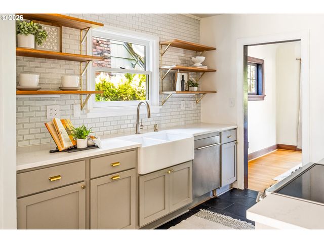6343 N MICHIGAN Ave, Portland, OR 97217