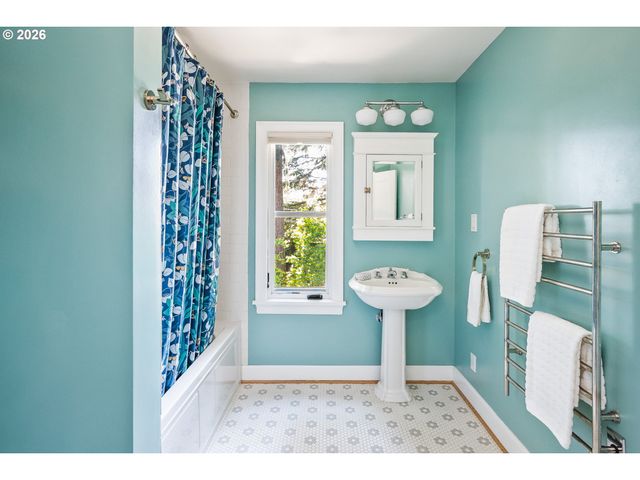 6343 N MICHIGAN Ave, Portland, OR 97217