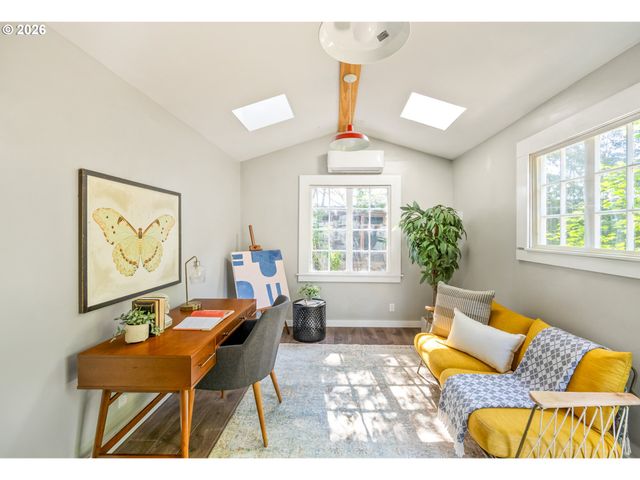 6343 N MICHIGAN Ave, Portland, OR 97217