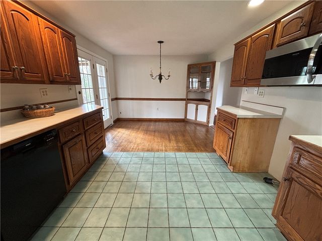 235 Main St, Connoquenessing Boro, PA 16033