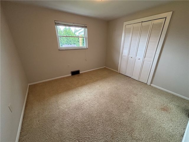 235 Main St, Connoquenessing Boro, PA 16033