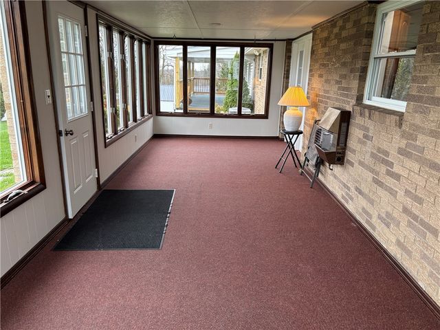 235 Main St, Connoquenessing Boro, PA 16033