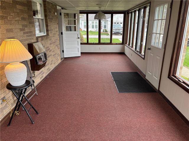 235 Main St, Connoquenessing Boro, PA 16033