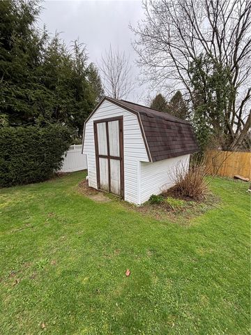 235 Main St, Connoquenessing Boro, PA 16033