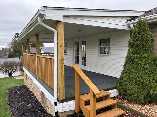 235 Main St, Connoquenessing Boro, PA 16033