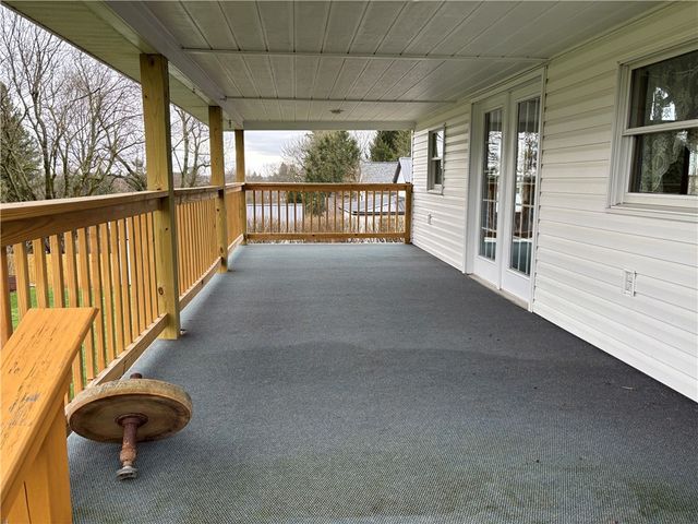 235 Main St, Connoquenessing Boro, PA 16033