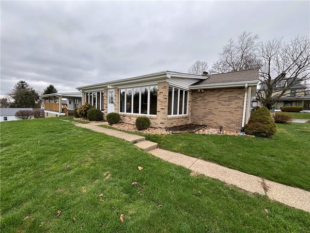 235 Main St, Connoquenessing Boro, PA 16033