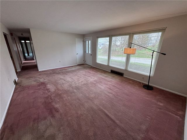 235 Main St, Connoquenessing Boro, PA 16033