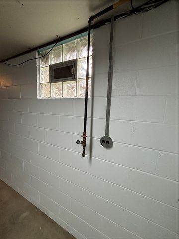 235 Main St, Connoquenessing Boro, PA 16033