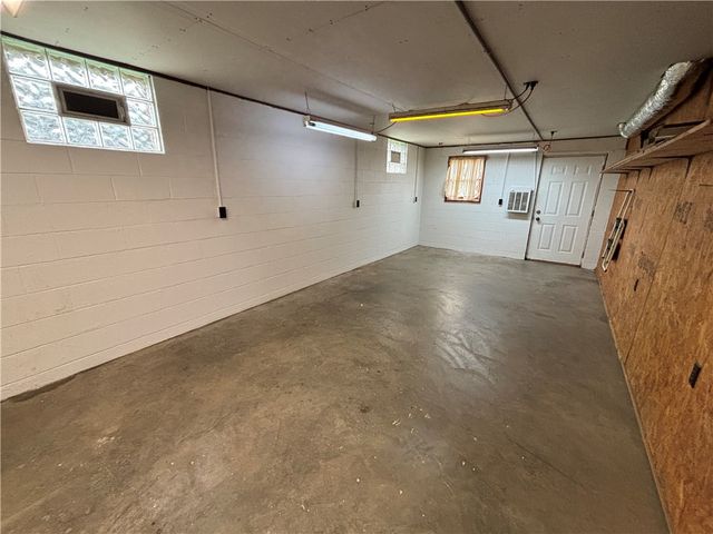 235 Main St, Connoquenessing Boro, PA 16033