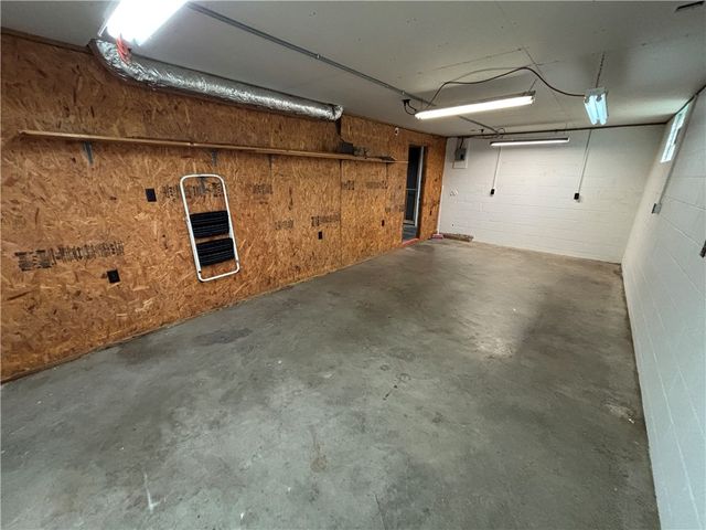 235 Main St, Connoquenessing Boro, PA 16033