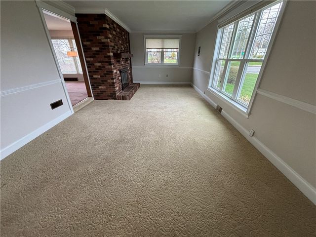 235 Main St, Connoquenessing Boro, PA 16033