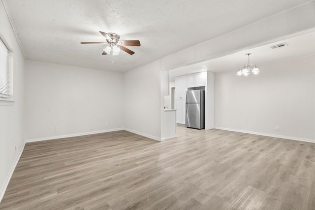 2808 28th Avenue N, Texas City, TX 77590