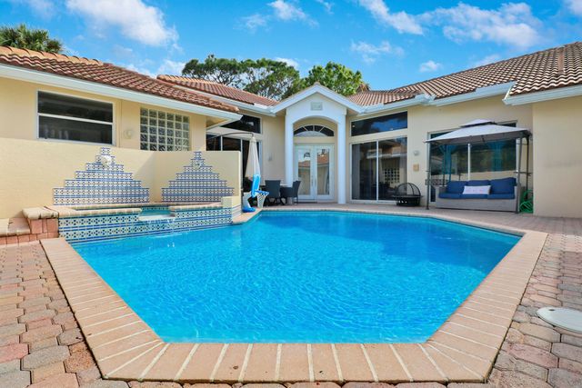 6995 Cypress Cove Circle, Jupiter, FL 33458