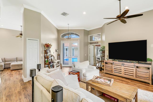 6995 Cypress Cove Circle, Jupiter, FL 33458