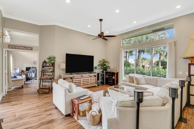 6995 Cypress Cove Circle, Jupiter, FL 33458