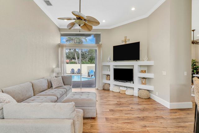 6995 Cypress Cove Circle, Jupiter, FL 33458