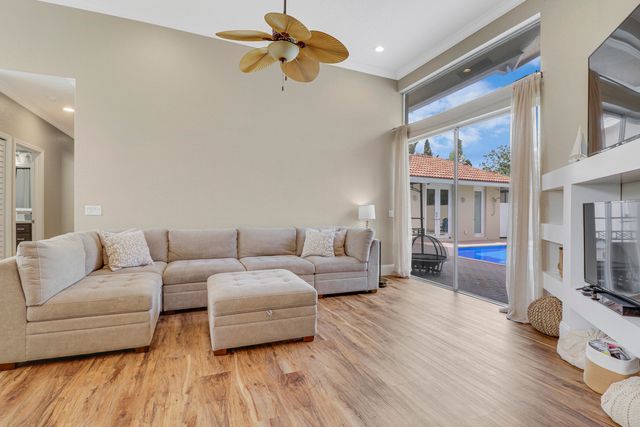 6995 Cypress Cove Circle, Jupiter, FL 33458