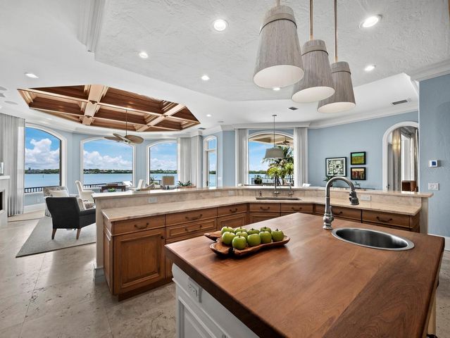 1280 HIDDEN HARBOR WAY, Sarasota, FL 34242