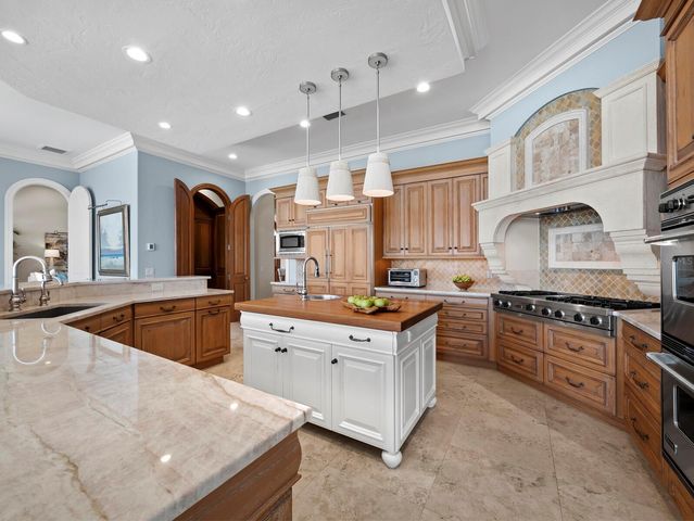 1280 HIDDEN HARBOR WAY, Sarasota, FL 34242