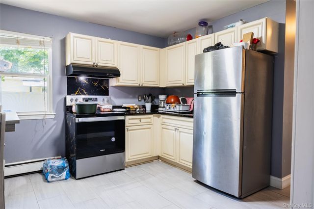 5 2nd Street, Coram, NY 11727